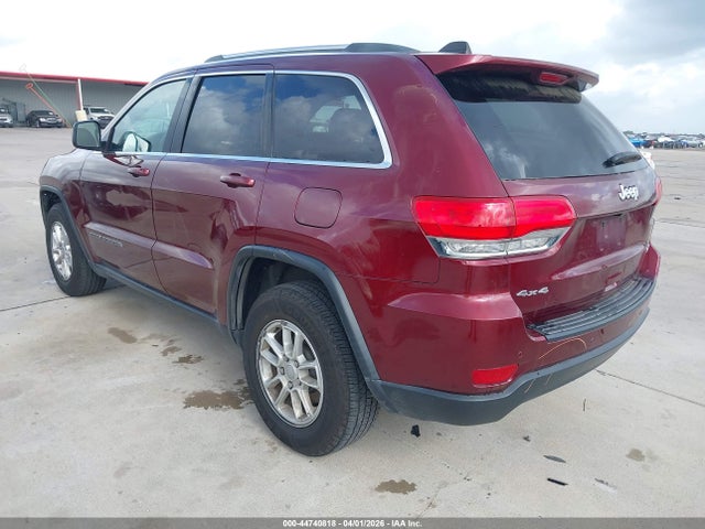 1C4RJFAG0JC332992 Jeep Grand Cherokee Laredo E 4x4