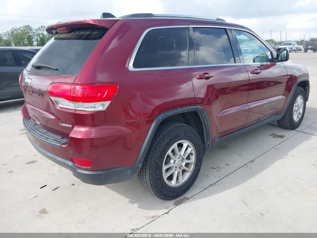 1C4RJFAG0JC332992 Jeep Grand Cherokee Laredo E 4x4