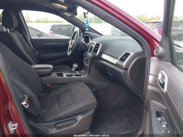 1C4RJFAG0JC332992 Jeep Grand Cherokee Laredo E 4x4