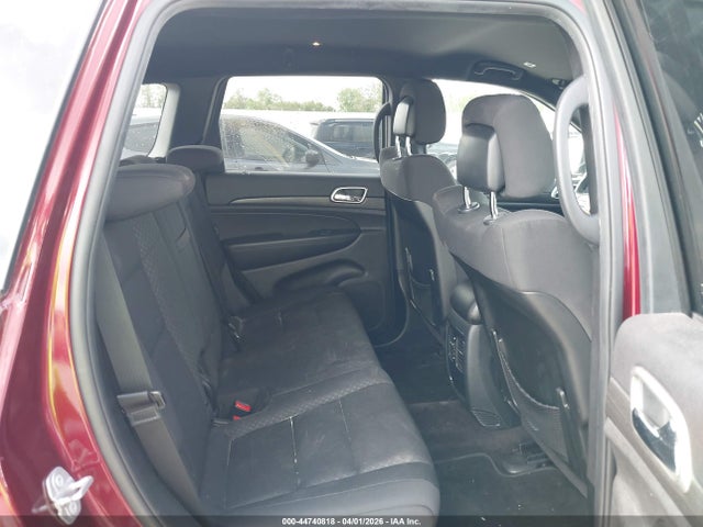 1C4RJFAG0JC332992 Jeep Grand Cherokee Laredo E 4x4