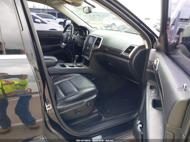 44740822 :رقم المزاد ، 1J4RR4GG5BC587153 vin ، 2011 Jeep Grand Cherokee Laredo مزاد بيع