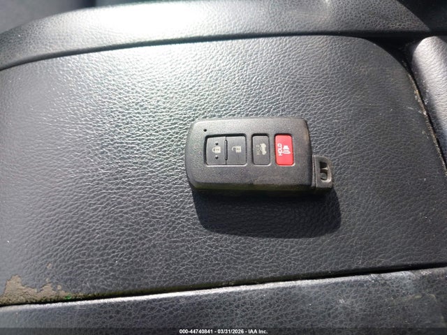 Продаж на аукціоні авто 2016 Toyota Highlander Xle V6, vin: 5TDJKRFHXGS503817, номер лоту: 44740841