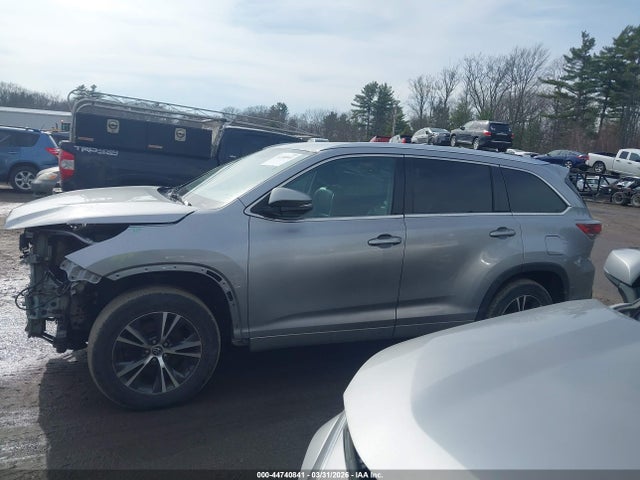 Продаж на аукціоні авто 2016 Toyota Highlander Xle V6, vin: 5TDJKRFHXGS503817, номер лоту: 44740841