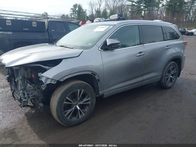 Продаж на аукціоні авто 2016 Toyota Highlander Xle V6, vin: 5TDJKRFHXGS503817, номер лоту: 44740841
