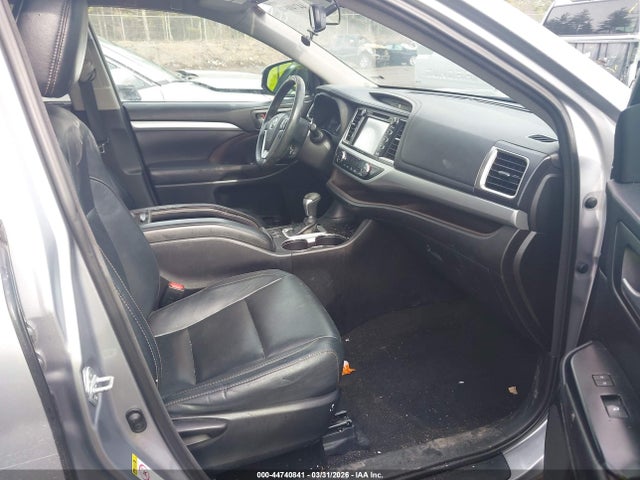 Продаж на аукціоні авто 2016 Toyota Highlander Xle V6, vin: 5TDJKRFHXGS503817, номер лоту: 44740841