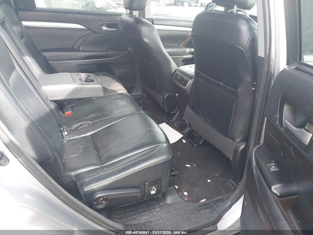 Продаж на аукціоні авто 2016 Toyota Highlander Xle V6, vin: 5TDJKRFHXGS503817, номер лоту: 44740841