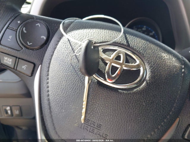 JTMZFREV0JJ164150 Toyota RAV4 LE