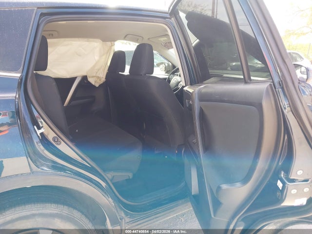 JTMZFREV0JJ164150 Toyota RAV4 LE