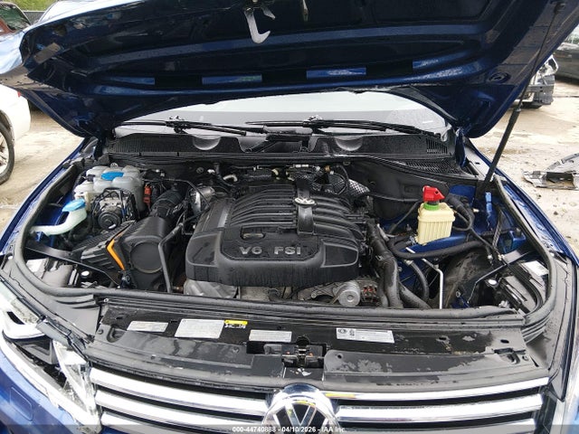 44740888 :رقم المزاد ، WVGRF7BP4HD005937 vin ، 2017 Volkswagen Touareg V6 Wolfsburg Edition مزاد بيع
