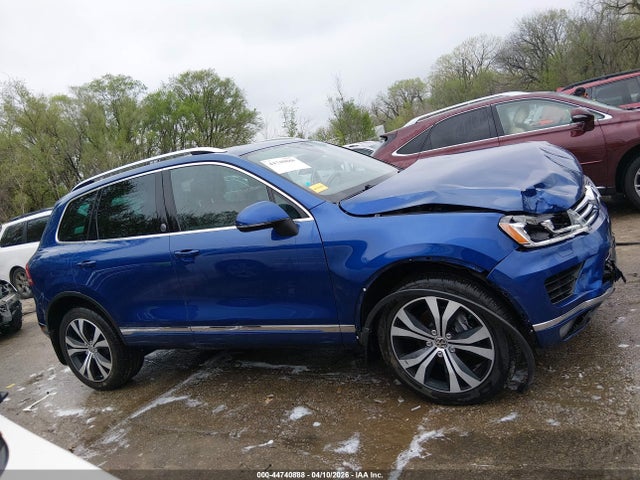 44740888 :رقم المزاد ، WVGRF7BP4HD005937 vin ، 2017 Volkswagen Touareg V6 Wolfsburg Edition مزاد بيع
