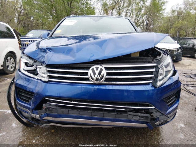 44740888 :رقم المزاد ، WVGRF7BP4HD005937 vin ، 2017 Volkswagen Touareg V6 Wolfsburg Edition مزاد بيع