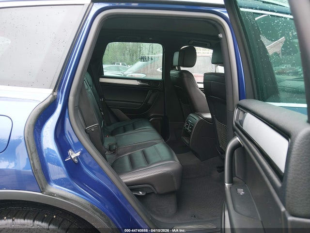 44740888 :رقم المزاد ، WVGRF7BP4HD005937 vin ، 2017 Volkswagen Touareg V6 Wolfsburg Edition مزاد بيع