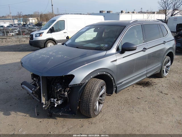 2018 Volkswagen Tiguan 2.0t Se/2.0t Sel მანქანა იყიდება აუქციონზე, vin: 3VV2B7AX1JM146723, აუქციონის ნომერი: 44740894