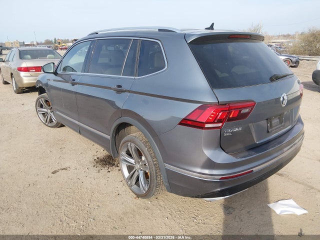 2018 Volkswagen Tiguan 2.0t Se/2.0t Sel მანქანა იყიდება აუქციონზე, vin: 3VV2B7AX1JM146723, აუქციონის ნომერი: 44740894