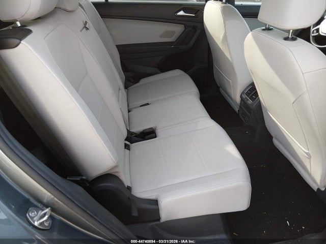 2018 Volkswagen Tiguan 2.0t Se/2.0t Sel მანქანა იყიდება აუქციონზე, vin: 3VV2B7AX1JM146723, აუქციონის ნომერი: 44740894