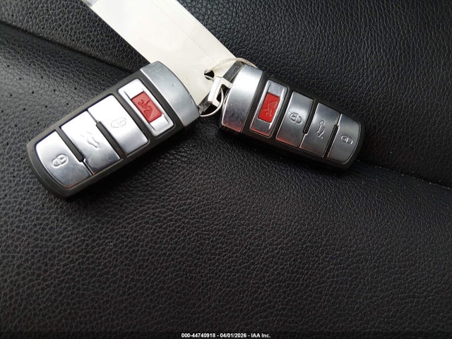 44740918 :رقم المزاد ، WVWXK7AN0AE160802 vin ، 2010 Volkswagen Passat Komfort مزاد بيع
