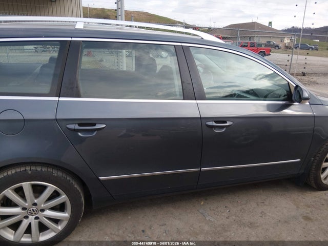 44740918 :رقم المزاد ، WVWXK7AN0AE160802 vin ، 2010 Volkswagen Passat Komfort مزاد بيع