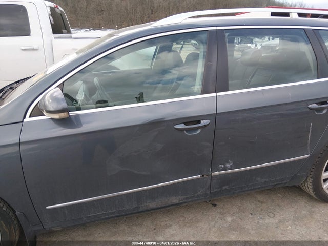 44740918 :رقم المزاد ، WVWXK7AN0AE160802 vin ، 2010 Volkswagen Passat Komfort مزاد بيع