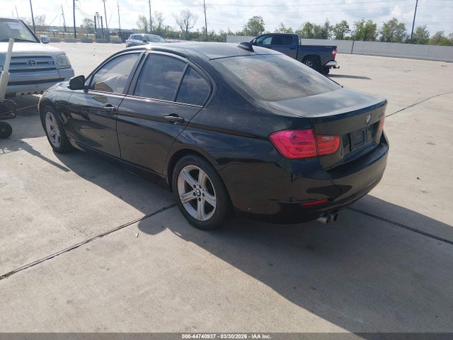 2012 BMW 328I WBA3C1C5XCA696802 Photo 2