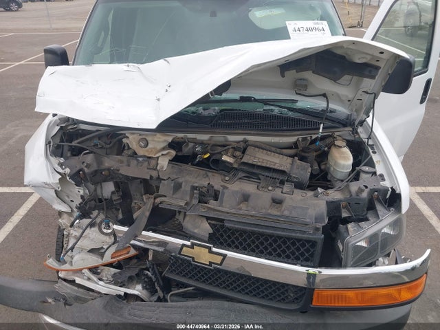 1GAZGPFGXH1340545 Chevrolet Express 3500 Lt