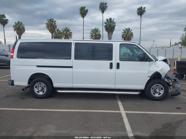 1GAZGPFGXH1340545 Chevrolet Express 3500 Lt