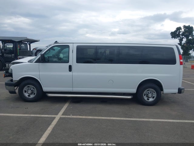 1GAZGPFGXH1340545 Chevrolet Express 3500 Lt