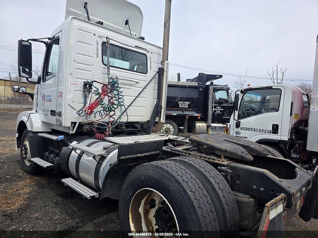 Auction sale of the 2016 Volvo Vn Vnl, vin: 4V4N19EG2GN947250, lot number: 44740972
