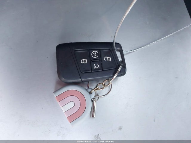 Продаж на аукціоні авто 2023 Volkswagen Tiguan 2.0t Se R-line Black, vin: 3VVCB7AX1PM127201, номер лоту: 44741010