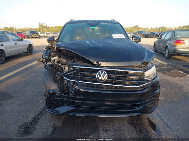 Продаж на аукціоні авто 2023 Volkswagen Tiguan 2.0t Se R-line Black, vin: 3VVCB7AX1PM127201, номер лоту: 44741010