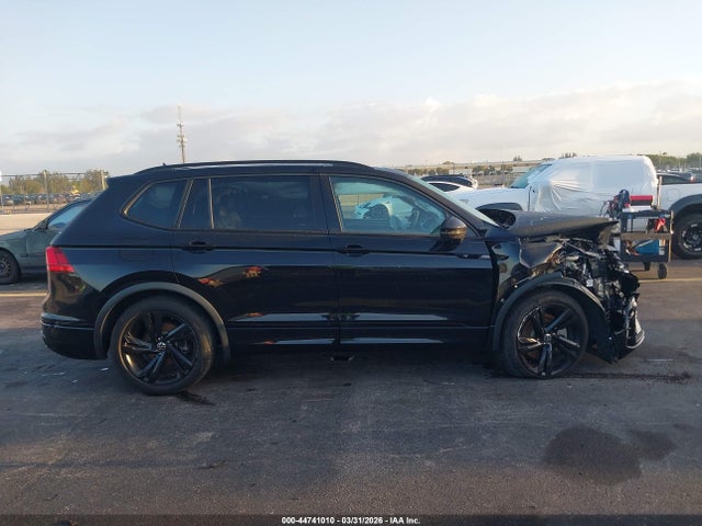Продаж на аукціоні авто 2023 Volkswagen Tiguan 2.0t Se R-line Black, vin: 3VVCB7AX1PM127201, номер лоту: 44741010