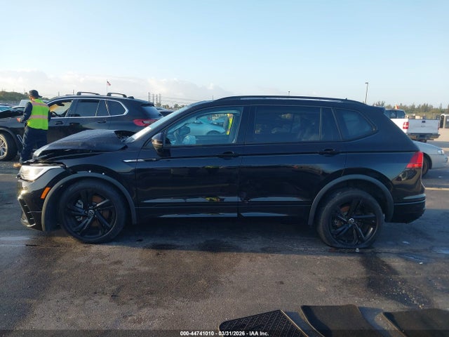 Продаж на аукціоні авто 2023 Volkswagen Tiguan 2.0t Se R-line Black, vin: 3VVCB7AX1PM127201, номер лоту: 44741010