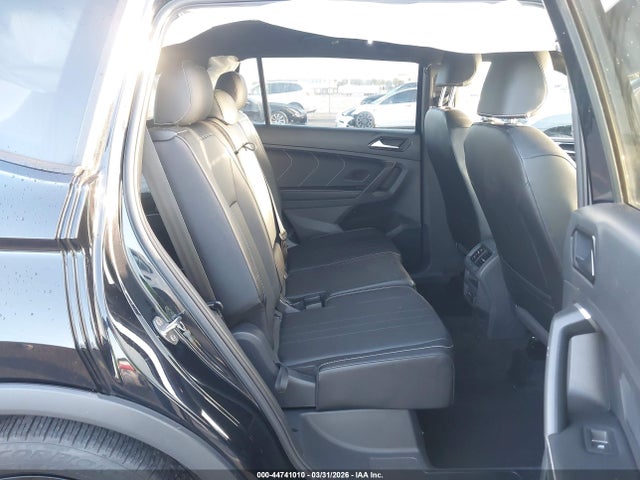 Продаж на аукціоні авто 2023 Volkswagen Tiguan 2.0t Se R-line Black, vin: 3VVCB7AX1PM127201, номер лоту: 44741010