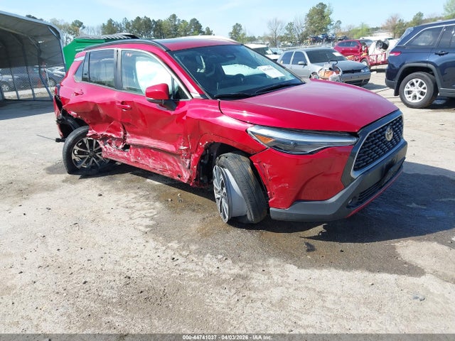 Toyota Corolla Cross Xle 2023 7MUDAABG1PV047503 Image 1