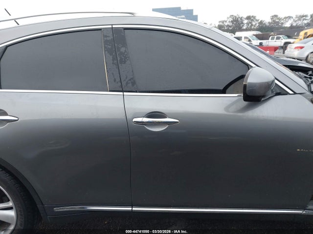 JN8CS1MU9FM380973 Infiniti QX70