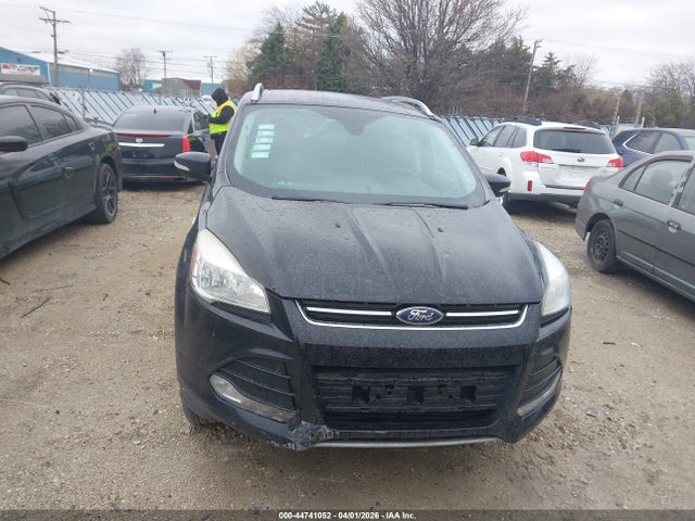 44741052 :رقم المزاد ، 1FMCU9JX8GUC21135 vin ، 2016 Ford Escape Titanium مزاد بيع