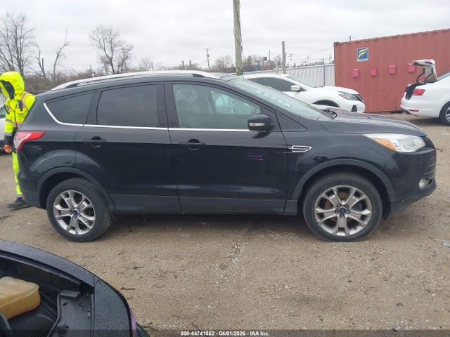 44741052 :رقم المزاد ، 1FMCU9JX8GUC21135 vin ، 2016 Ford Escape Titanium مزاد بيع