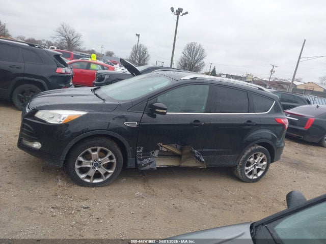 44741052 :رقم المزاد ، 1FMCU9JX8GUC21135 vin ، 2016 Ford Escape Titanium مزاد بيع
