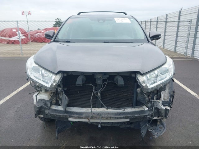 Toyota Highlander Le Plus 2017 5TDBZRFH3HS388284 Image 13
