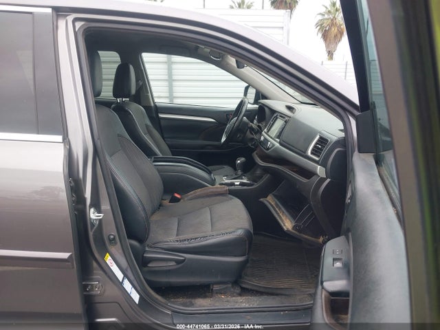 Toyota Highlander Le Plus 2017 5TDBZRFH3HS388284 Image 5