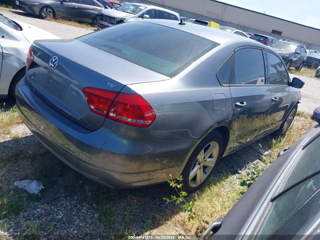 2015 VOLKSWAGEN PASSAT 1VWAT7A3XFC008169 Photo 3