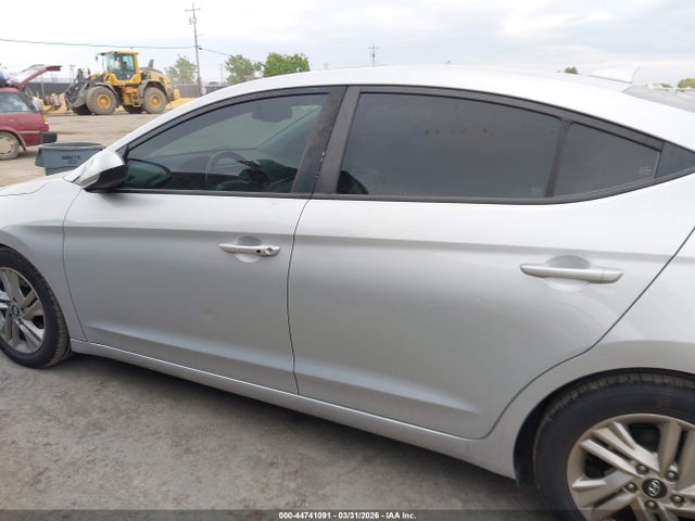 Hyundai Elantra Value Edition 2019 5NPD84LF3KH494491 Image 15