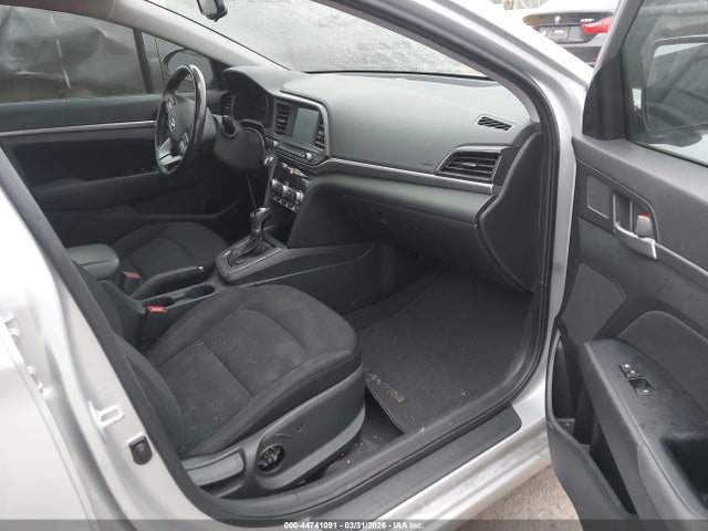 2019 HYUNDAI ELANTRA 5NPD84LF3KH494491 Photo 4