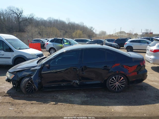 44741117 :رقم المزاد ، 3VWD17AJ2GM403013 vin ، 2016 Volkswagen Jetta 1.8t Sport مزاد بيع