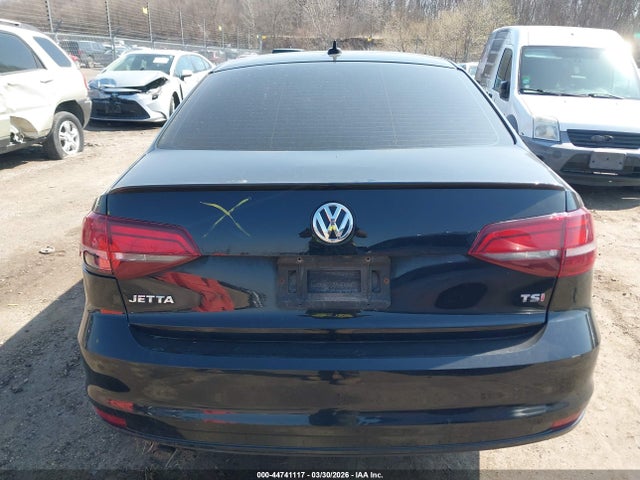 44741117 :رقم المزاد ، 3VWD17AJ2GM403013 vin ، 2016 Volkswagen Jetta 1.8t Sport مزاد بيع