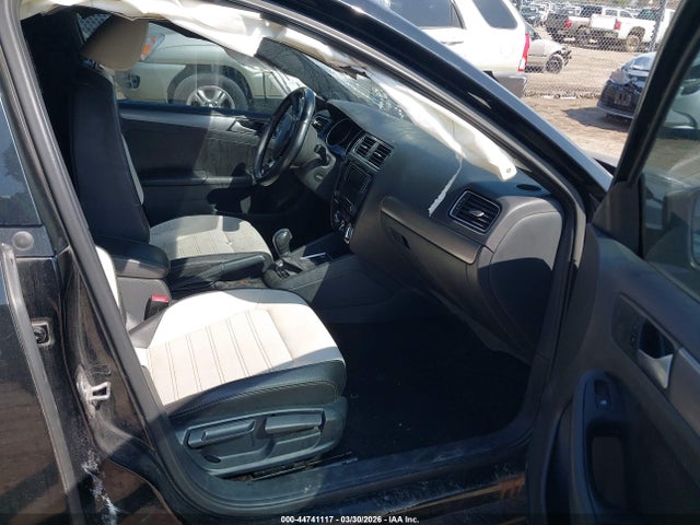 44741117 :رقم المزاد ، 3VWD17AJ2GM403013 vin ، 2016 Volkswagen Jetta 1.8t Sport مزاد بيع