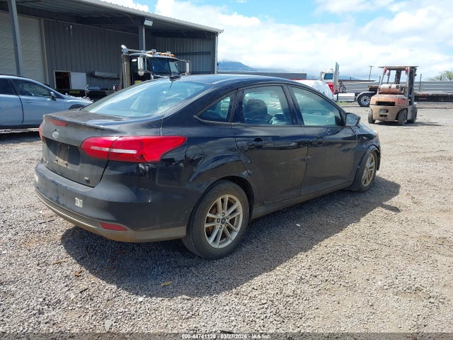 1FADP3F26HL263858 Ford FOCUS SE