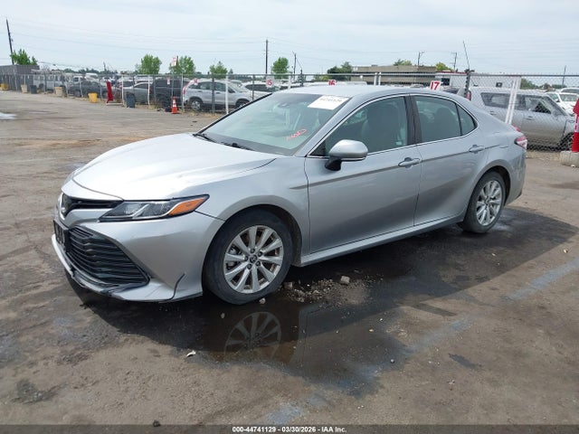 Toyota CAMRY LE 2020 4T1L11AK3LU501764 Image 2