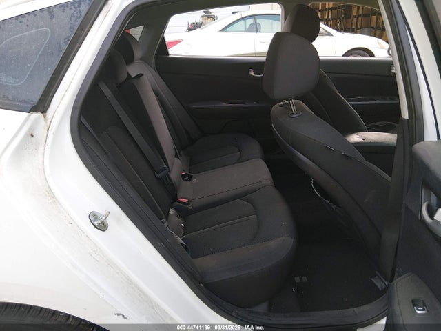 5XXGT4L30GG038615 KIA Optima Lx