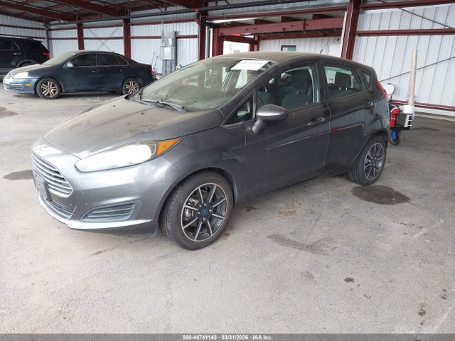 Ford FIESTA SE 2019 3FADP4EJ3KM160126 Image 2