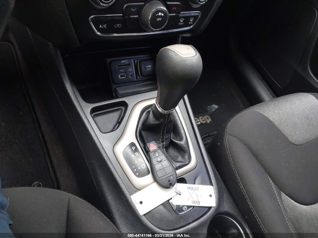 1C4PJLCB6JD588037 Jeep Cherokee Latitude Tech Connect Fwd